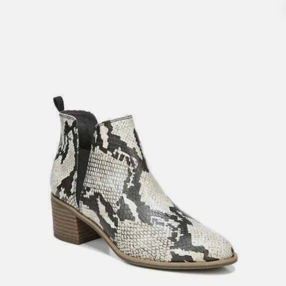 WOMEN'S DR. SCHOLL'S *TEAMMATE BLACK/ WHITE/SNAKE PRINT  SZ 8.